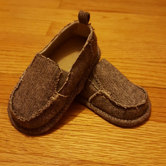 Koala kids boys canvas shoe. Size 3 infant.