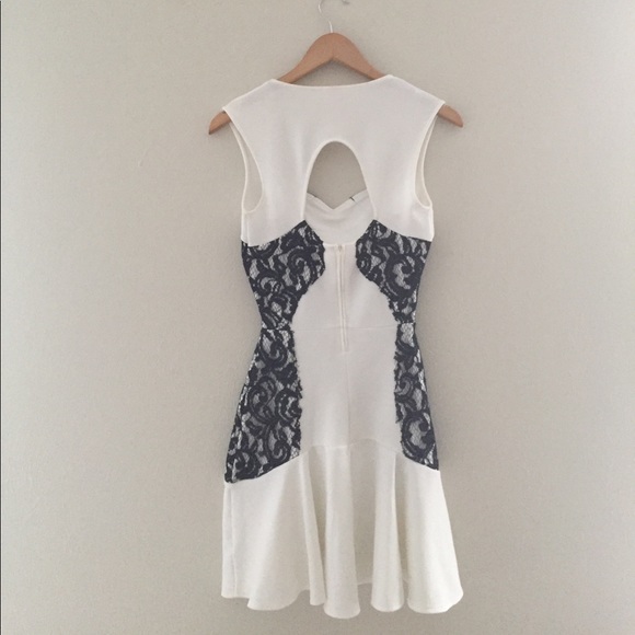 white dress with black lace detail 🍀 - Picture 3 of 6