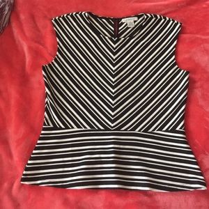 NWOT Liz Claiborne chevron top