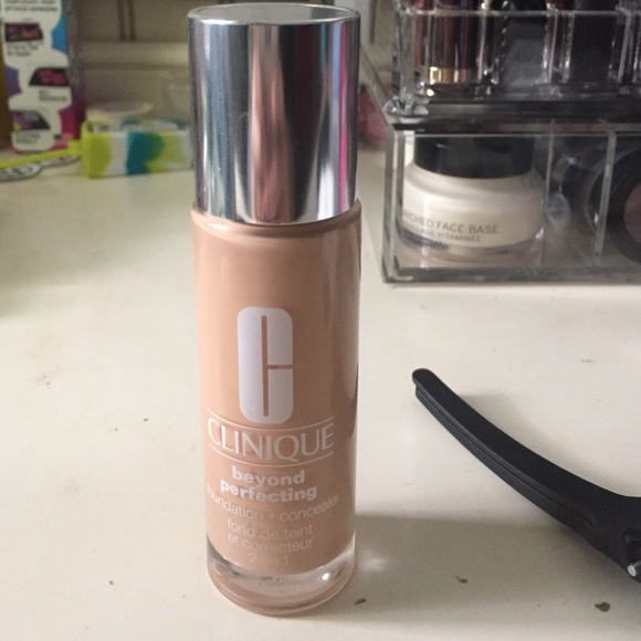 Clinique beyond perfecting foundation