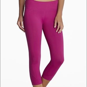 Fabletics Lima Capris!!
