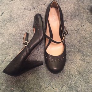 Black pumps, excellent condition, worn twice!