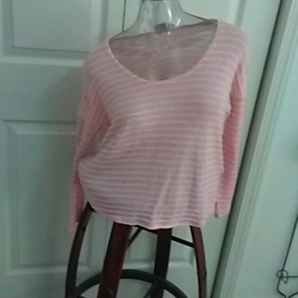 Light material sweater