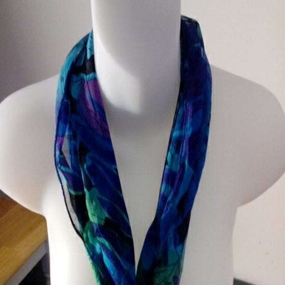 Sold bkayejune, in for extra scarf included - Picture 2 of 4