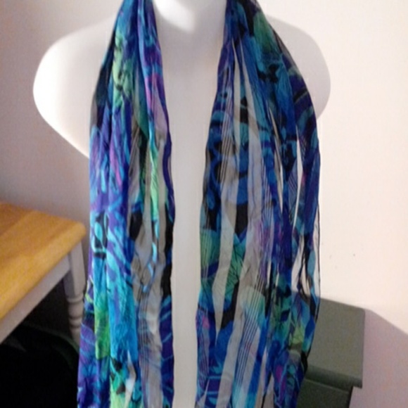 Sold bkayejune, in for extra scarf included - Picture 3 of 4