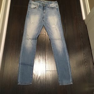American Eagle light wash jeans