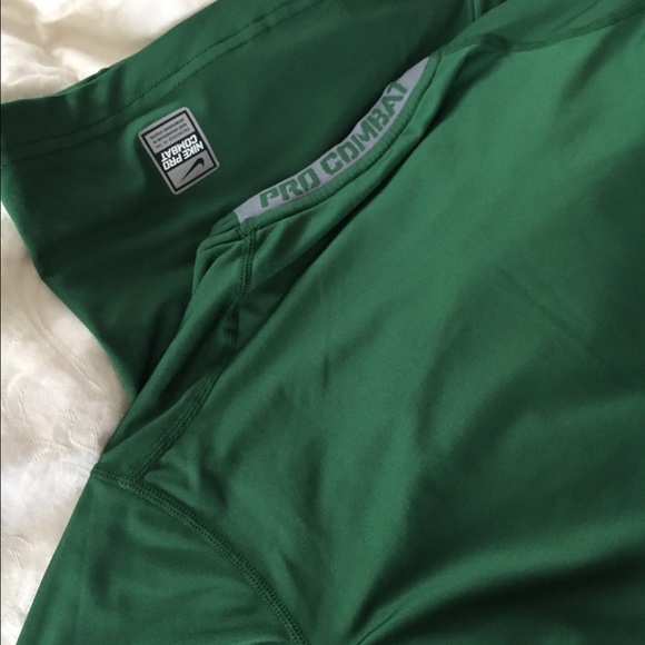 Nike Pro Combat Men's Top - Picture 3 of 3