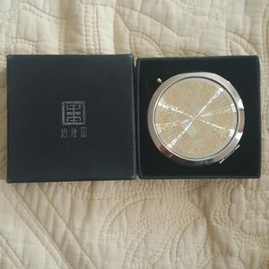 Handheld mirror