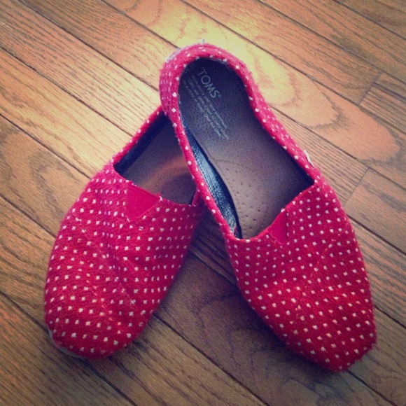 Red flannel TOMS