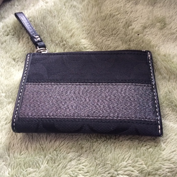 authentic black coach wallet - Picture 2 of 4
