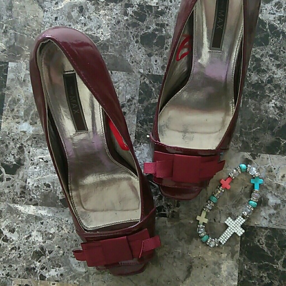 Burgandy dress heels🌲🌲sale