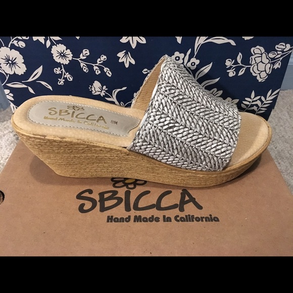 Sbicca size 8 platform sandals