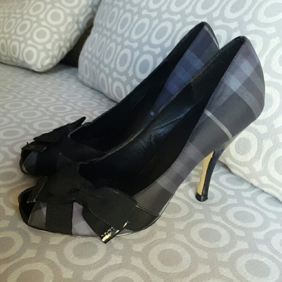 Peep toe heels with bow - Picture 1 of 3