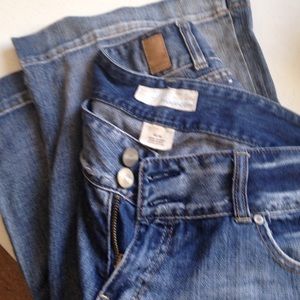 Capris! Maurice's brand, size 15/16.