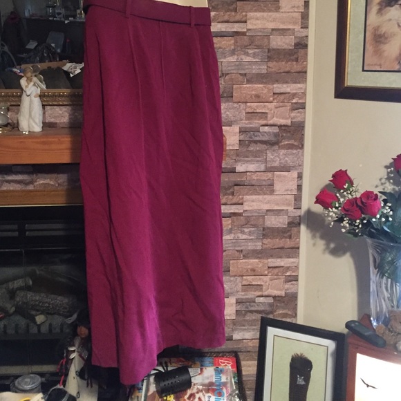 4/20.00 Red gorgeous skirt - Picture 2 of 2