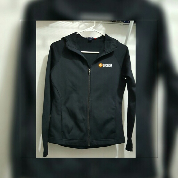 Banfield Pet Hospital Active Zip up!