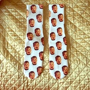 O-Mighty 💁🏻 Home Alone Christmas Graphic Socks