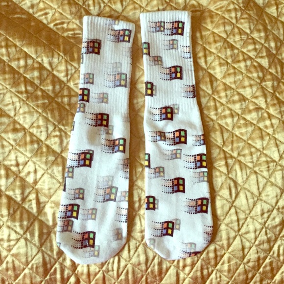O-Mighty 🖖🏻 Windows 95 Internet Graphic Socks