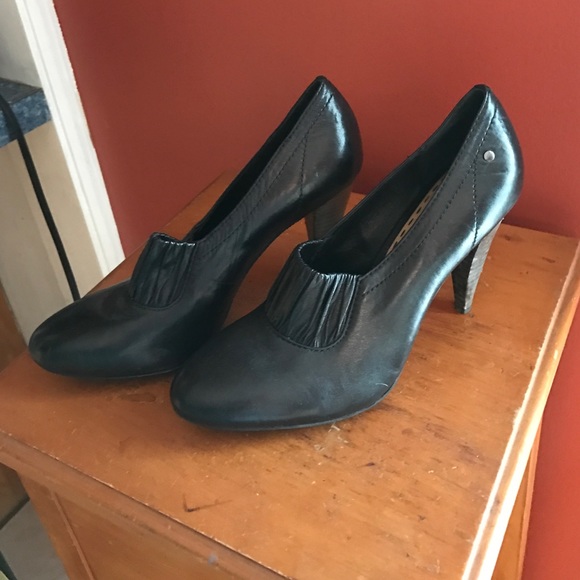 Coach Adra Heels