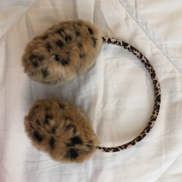 Leopard ear muffs