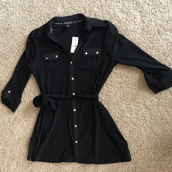 New with tag White House Black Market Black Blouse