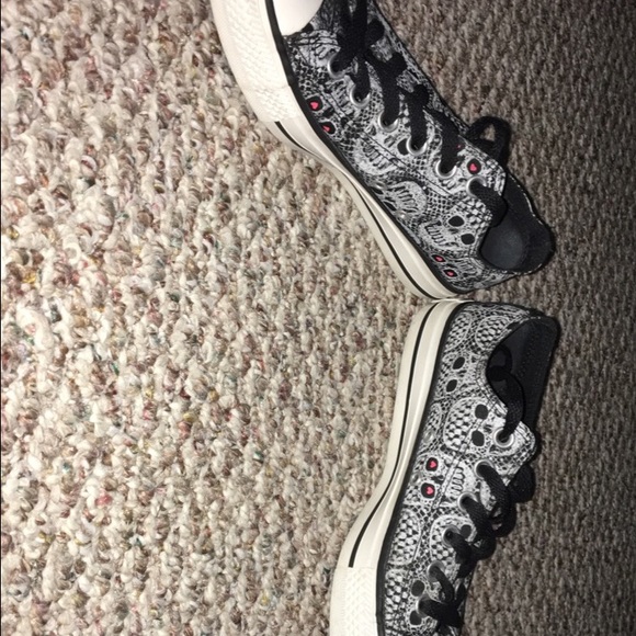 Skull Converse