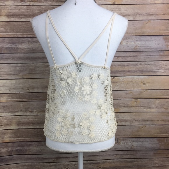 Urban Outfitters See through flower top - Picture 3 of 6