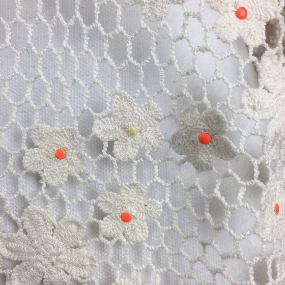 Urban Outfitters See through flower top - Picture 6 of 6