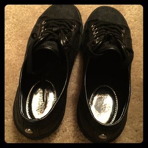 NWOT Ladies Micheal Kors Sneakers sz 6