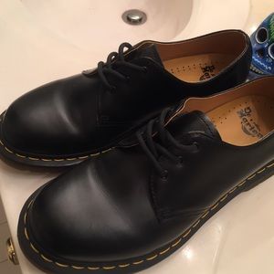 Dr. Martens Black "8053" Shoe UNISEX Brand New