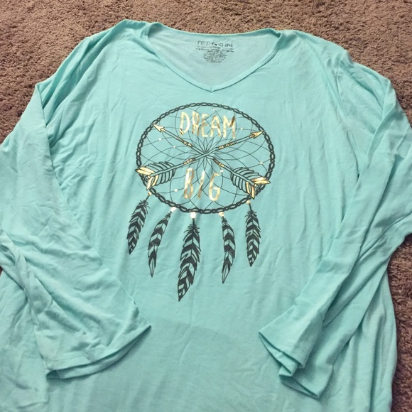 💕 V neck long sleeve mint shirt 💕