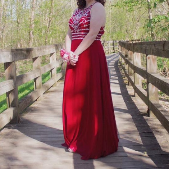 Prom dress - Picture 1 of 4