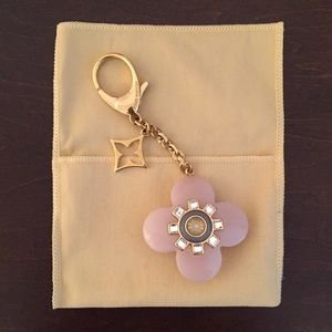 1 Hour Sale!⚡️Louis Vuitton Keychain