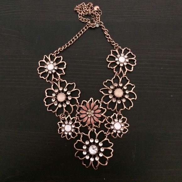 Jewelry - Never worn floral necklace