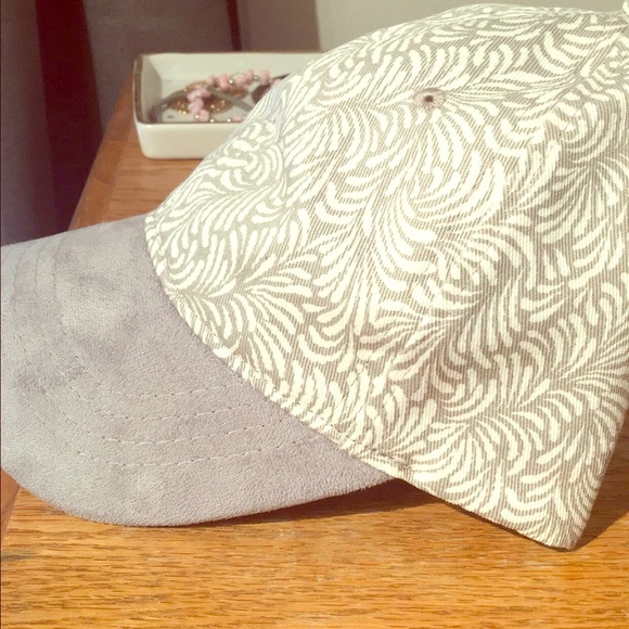 ⭐️FINAL DROP⭐️ GAP hat