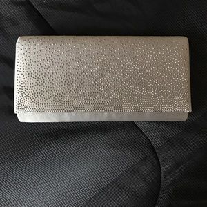 NINA silver clutch