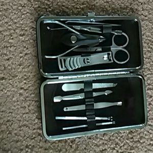 All nail nessesaties new in a Brown leather case