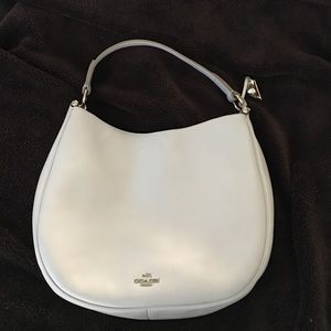 Sold***Coach glovetanned leather nomad hobo