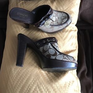 Authentic coach clogs