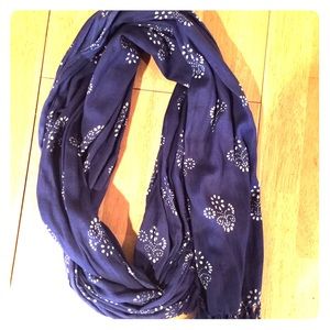 Madewell brand scarf with beautiful fringe