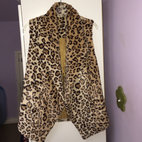 Jackets & Coats - Faux fur cheetah vest Jackets & Coats - Faux fur cheetah vest