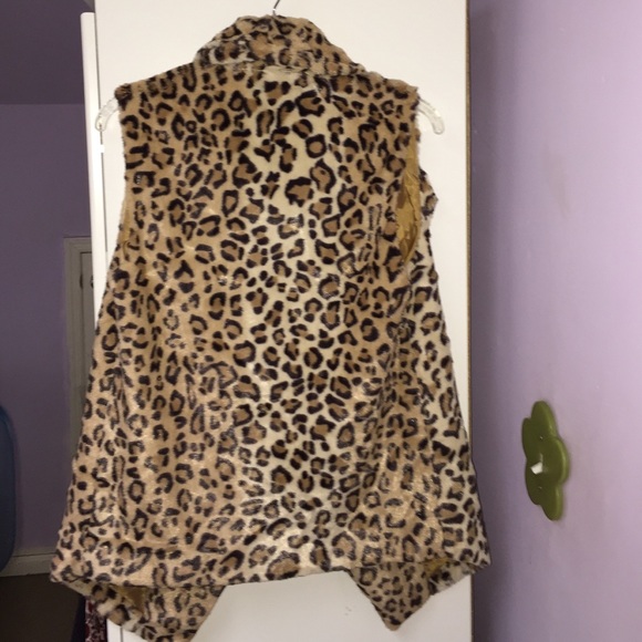 Jackets & Coats - Faux fur cheetah vest Jackets & Coats - Faux fur cheetah vest