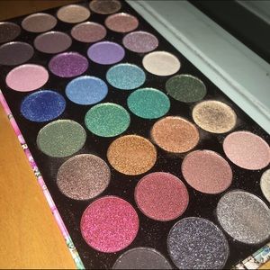 32 Shades Eyeshadow Palette
