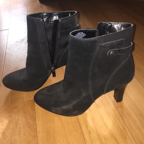 Anne Klein black suede boots