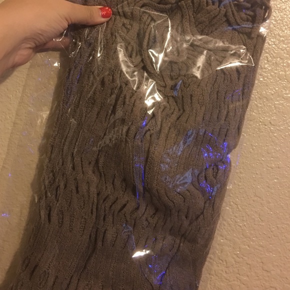 Fall Fringe Scarf⭐️️ 2 Taupe Available only $7 - Picture 4 of 4