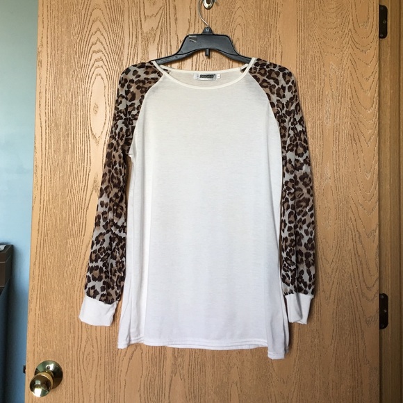 Leopard Printed Sleeve Top