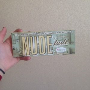 the nude tude palette just swatched nvr used