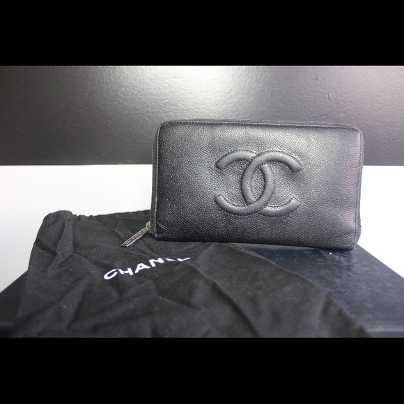 Authentic Chanel Caviar Skin zip wallet