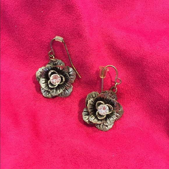 Premier designs flower crystal earrings smokey blk