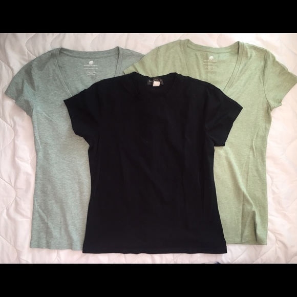 3 Banana Republic shirts bundled for one price